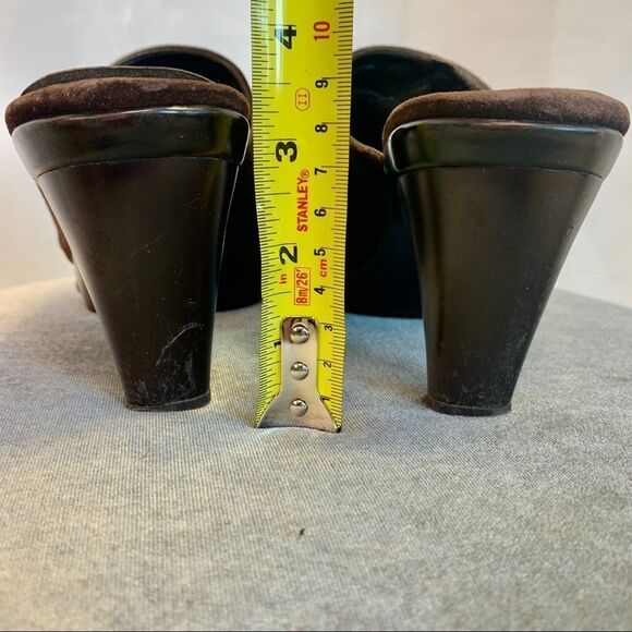 Stuart Weitzman Chocolate Brown Studded Suede Mules clogs size 9.5 - Picture 6 of 11